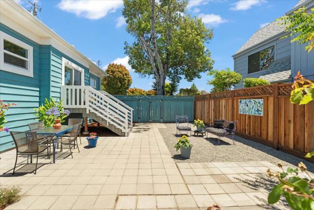 1139 Walk Circle, Santa Cruz CA: https://media.crmls.org/mediaz/2755c1cf-6415-4a2f-814a-cb874ffc1810.jpg