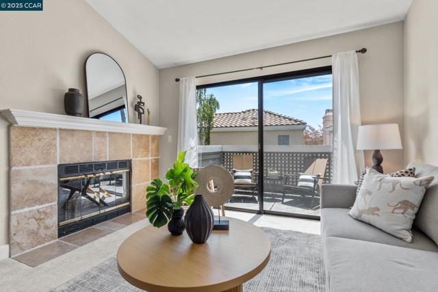 132 Eastridge Dr, San Ramon CA: https://media.crmls.org/mediaz/2755fae9-5c4d-403a-8f4e-027aefcae640.jpg