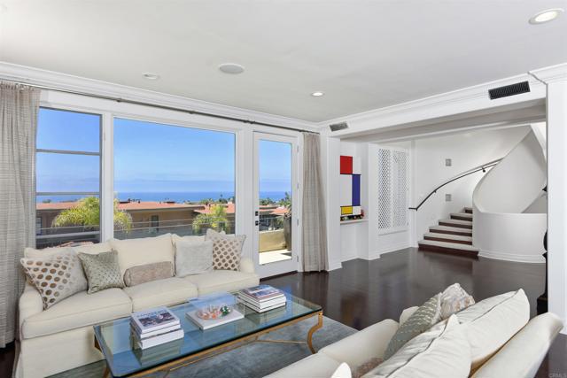 7127 Fay Avenue, La Jolla CA: https://media.crmls.org/mediaz/27568850-8a4e-493c-8be6-d9d2c92b3165.jpg