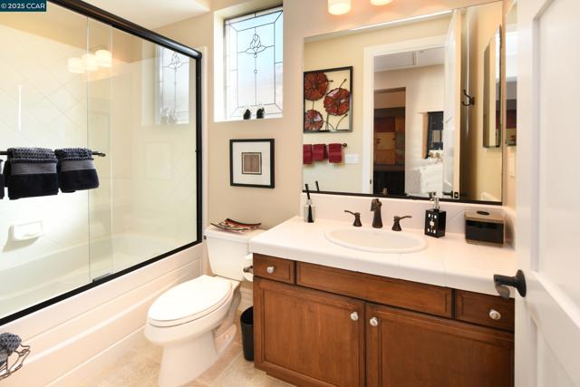 1759 Latour Ave, Brentwood CA: https://media.crmls.org/mediaz/2757c859-dca4-406e-8182-a4cb91f95d18.jpg
