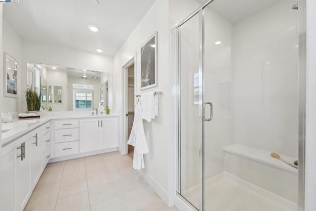 5860 Midnight Place, Dublin CA: https://media.crmls.org/mediaz/275a5595-d720-410b-bce0-e0411cdb48b9.jpg