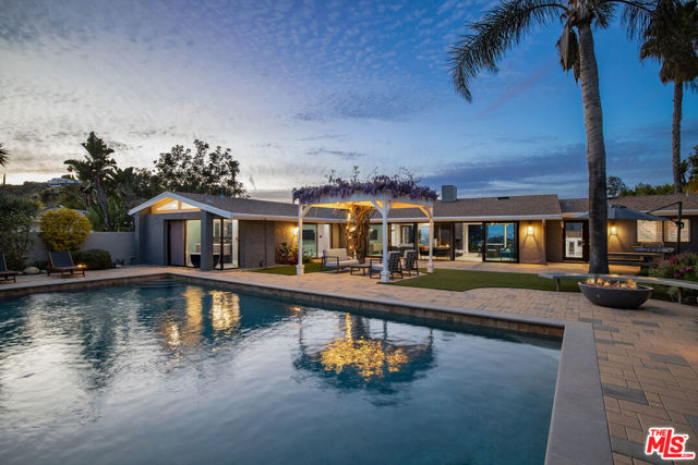 8400 Mulholland Drive, Los Angeles CA: https://media.crmls.org/mediaz/275ab433-0b43-4ee8-9b0e-0be49e287999.jpg