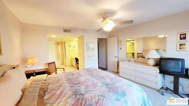 2700 E Mesquite Avenue, Palm Springs CA: https://media.crmls.org/mediaz/275ba5e4-56f5-4541-940e-f87c904dfa66.jpg