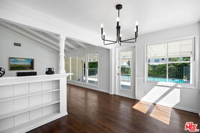 15519 Huston Street, Encino CA: https://media.crmls.org/mediaz/275bd732-b3e0-42ab-85bb-6174581c27a6.jpg