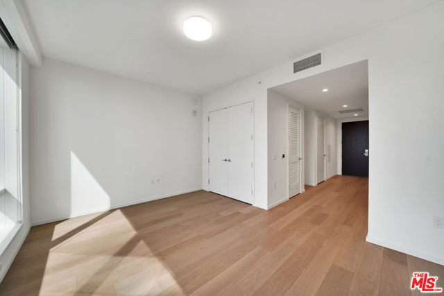 877 Francisco Street, 1020 photo 6