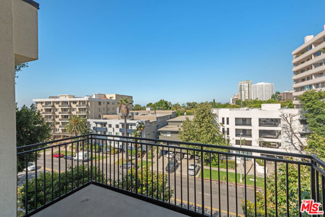 1340 S Beverly Glen Boulevard, Los Angeles CA: https://media.crmls.org/mediaz/275c2f1c-f6b4-4b34-9760-11ef8f567df0.jpg