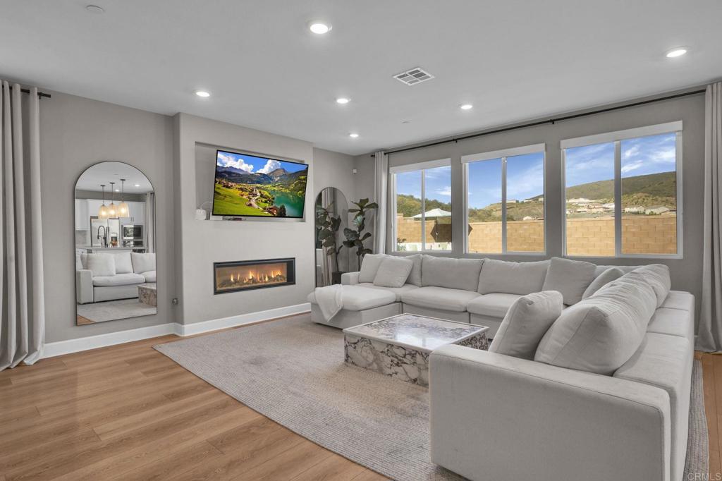 916 Lindbergh Drive - photo 4