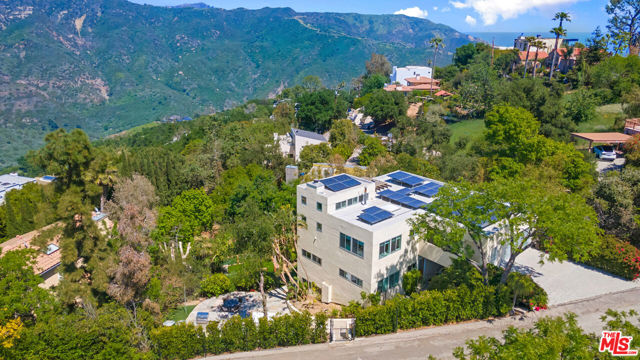 1876 Lookout Road, Malibu CA: https://media.crmls.org/mediaz/275c717e-03c5-4b90-99c7-23414e36b1d6.jpg