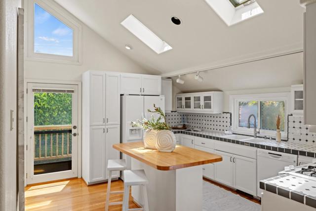 315 Granite Street, Pacific Grove CA: https://media.crmls.org/mediaz/275d70d0-aa1a-419a-a5f8-4152474fb911.jpg