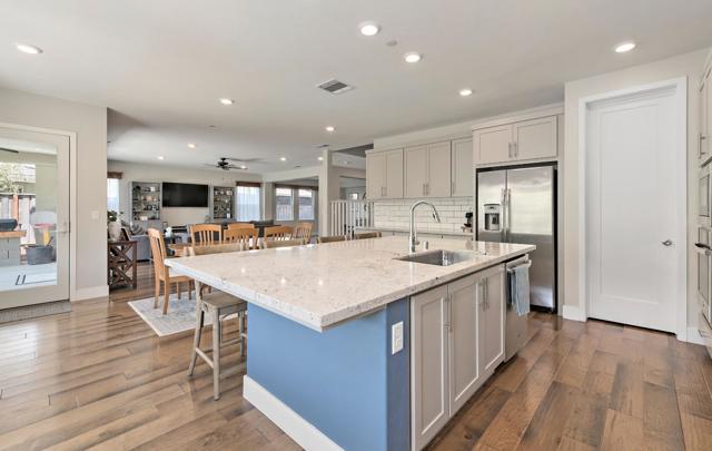 1611 Vinsanto Court, Gilroy CA: https://media.crmls.org/mediaz/275d7a48-a876-4720-a7ab-1c41545e687b.jpg