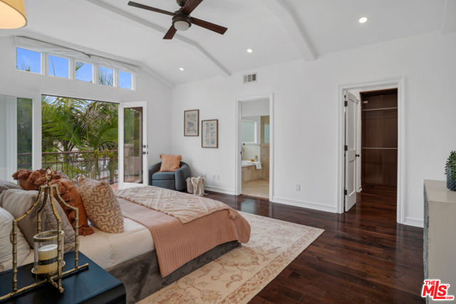 10615 Esther Avenue, Los Angeles CA: https://media.crmls.org/mediaz/275d84ba-daec-4e87-ae3b-9e4f74826c62.jpg