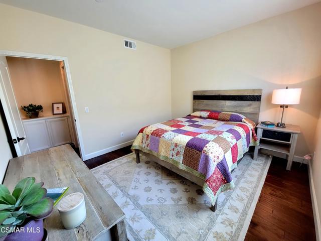 Bedroom #1 - no closet