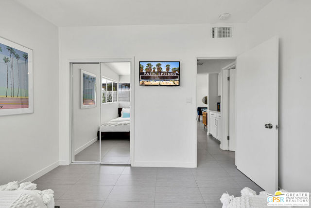 587 N Calle Marcus, Palm Springs CA: https://media.crmls.org/mediaz/275e0e0b-2fd4-4a32-9872-a38724e464e8.jpg