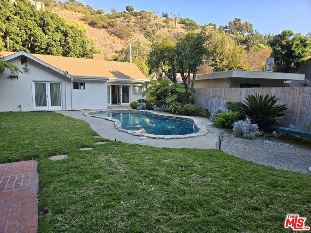 1481 Benedict Canyon Drive, Beverly Hills CA: https://media.crmls.org/mediaz/275e5bb5-0039-424a-986b-39792005bf60.jpg