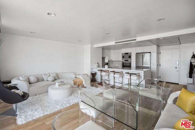 2170 Century Park East,  CA: https://media.crmls.org/mediaz/275edba6-2e71-4df7-8262-ca4cce6b203e.jpg