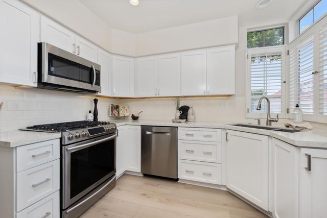 Detail Gallery Image 5 of 29 For 3396 Corsica Way, Oceanside,  CA 92056 - 3 Beds | 2 Baths