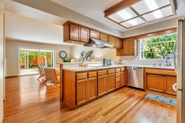 1132 Reynella Court, Sunnyvale CA: https://media.crmls.org/mediaz/275f8ad5-07f7-413a-9f4c-92f6f8594658.jpg