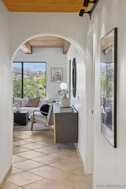 974 Via Hillview, Fallbrook CA: https://media.crmls.org/mediaz/275f9f17-2bb1-42e4-a0ea-422a320bfd94.jpg