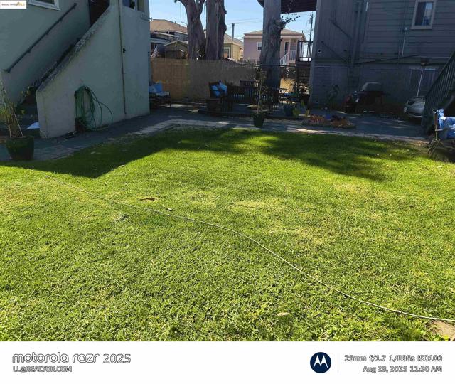 2820 LINDEN ST, Oakland CA: https://media.crmls.org/mediaz/2760cdf8-30e9-4fde-8dac-a9087a098ad2.jpg