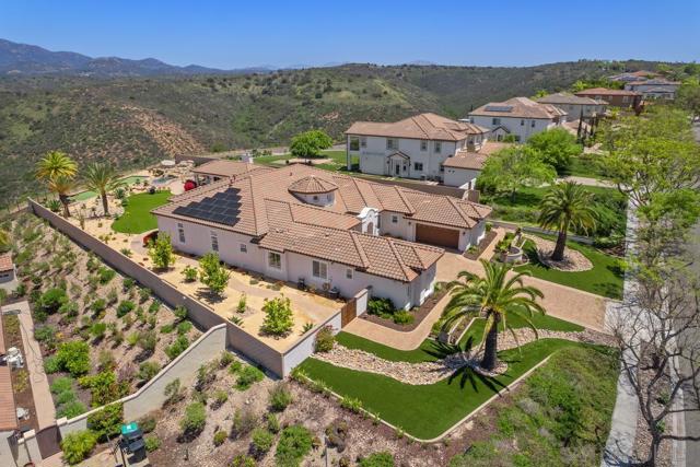 15674 Via Santa Pradera, San Diego CA: https://media.crmls.org/mediaz/2761199f-e63c-42a0-b3cf-a2a4716a1cb1.jpg