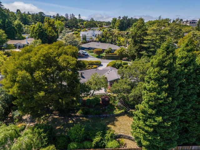 3795 Ralston Avenue, Hillsborough CA: https://media.crmls.org/mediaz/2761eddc-2d4d-4204-aa9b-66ce88ba8353.jpg