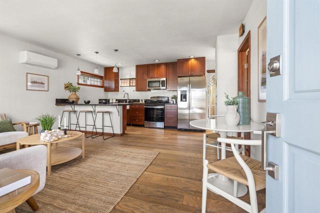 Detail Gallery Image 5 of 40 For 1212 2nd St, Coronado,  CA 92118 - 1 Beds | 1 Baths