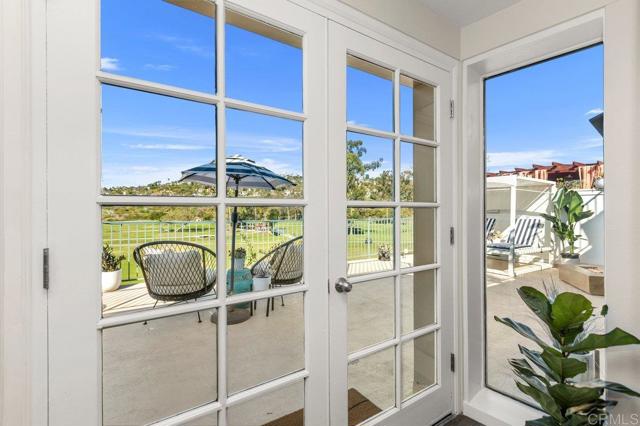 Detail Gallery Image 15 of 36 For 2544 Navarra #12,  Carlsbad,  CA 92009 - 2 Beds | 2 Baths