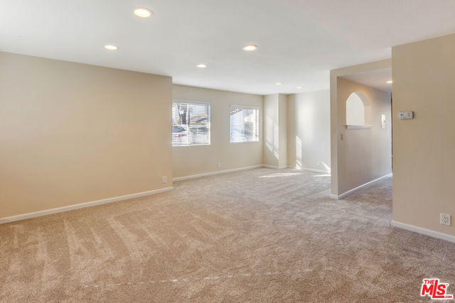 282 Green Moor Place photo 4
