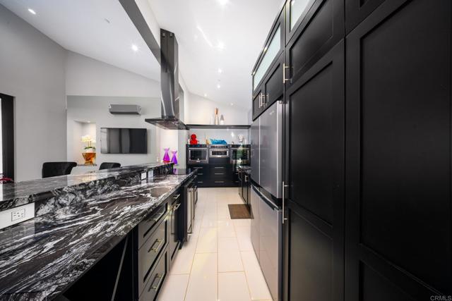 42950 Ivy Street, Murrieta CA: https://media.crmls.org/mediaz/27635926-ce21-40c0-adae-531c5194a84a.jpg