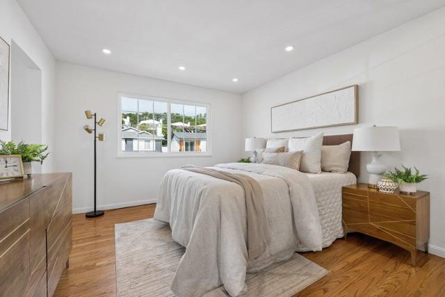 170 Beachview Avenue, Pacifica CA: https://media.crmls.org/mediaz/2763b703-43ac-4322-9e99-3c8b28f79745.jpg