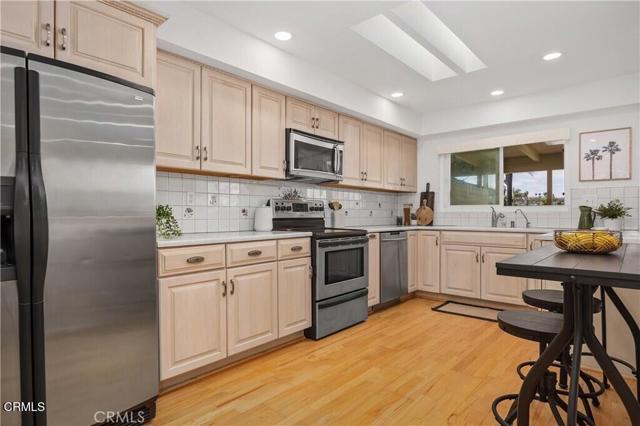 Image 7 of 23 For 1440 La Linda Drive
