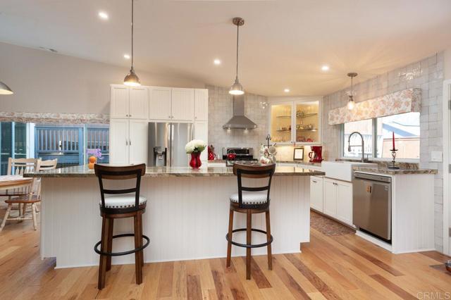 6714 Bedlow Ct, San Diego CA: https://media.crmls.org/mediaz/27642ea0-ca41-420a-a02e-87b17ec63ae2.jpg