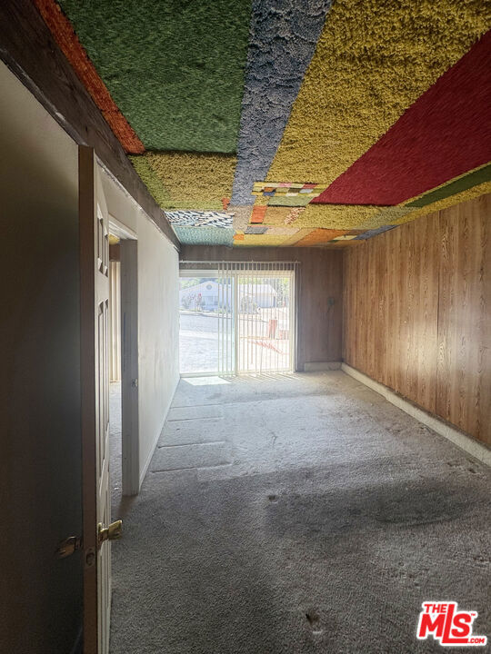 https://media.crmls.org/mediaz/2764a6b7-6297-4e91-8f90-b8ebe24890ea.jpg?preset=X-Large