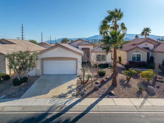 78987 Spirito Court, Palm Desert CA: https://media.crmls.org/mediaz/2764c904-aae7-4246-90ae-30cc3952a266.jpg