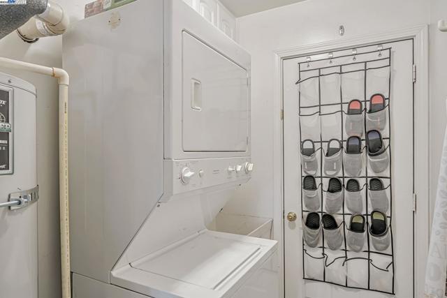 4655 Augustine St, Pleasanton CA: https://media.crmls.org/mediaz/27650371-26a1-41ad-9947-711129518e6a.jpg