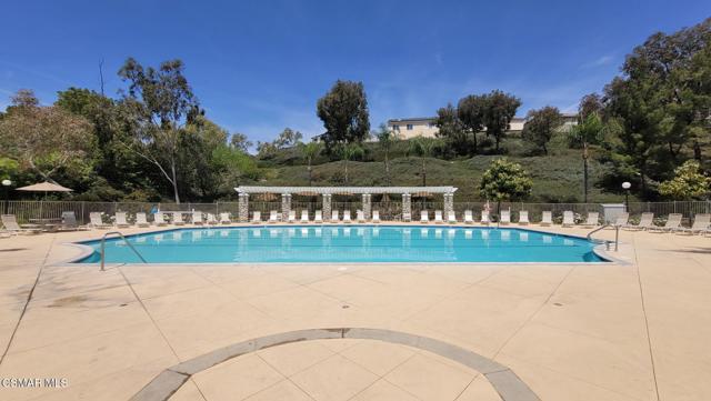28097 Promontory Lane, Valencia CA: https://media.crmls.org/mediaz/2765072f-1812-40fa-919e-2c27a64889a3.jpg