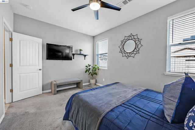 1589 Friendly St, Manteca CA: https://media.crmls.org/mediaz/27660e80-713f-41e5-87bf-7b4ea626854e.jpg