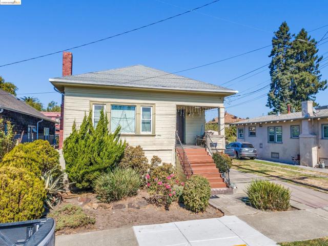 1028 61St St, Oakland, California 94608, ,Multi-Family,For Sale,61St St,41076790