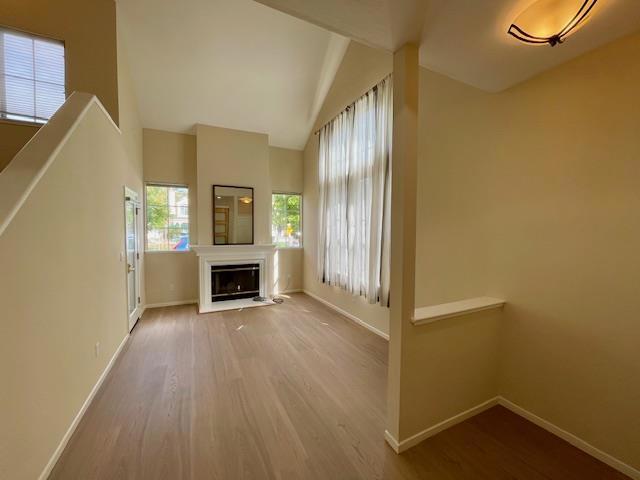 112 Concord Circle, Mountain View CA: https://media.crmls.org/mediaz/2766423e-4f6b-4621-b02c-f43a34b3230e.jpg