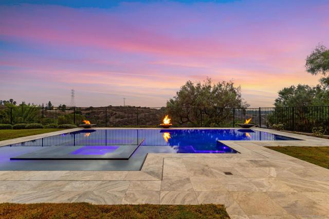 7545 Top O The Morning Way, San Diego CA: https://media.crmls.org/mediaz/2766e765-7f85-4d5c-a824-9ae4eb19a407.jpg