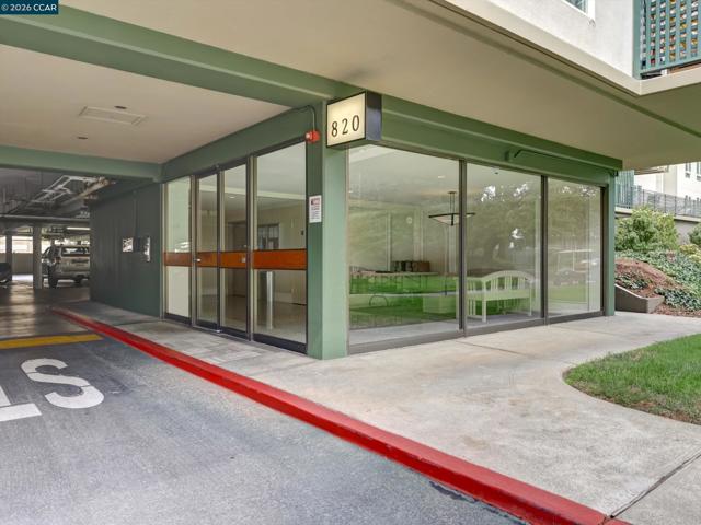 820 N Delaware St, San Mateo CA: https://media.crmls.org/mediaz/27678ac7-1c18-44f0-99ee-b562deebdf52.jpg