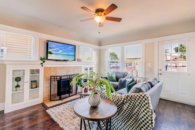 3586 3588 Orange Avenue, San Diego CA: https://media.crmls.org/mediaz/27688556-35af-4357-9b2e-9546c99c6899.jpg