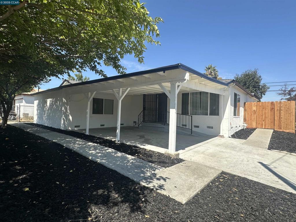 824 Gateway Dr