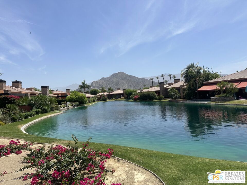 https://media.crmls.org/mediaz/2768d48e-8bc3-495d-b0f4-29110500da6e.jpg?preset=X-Large