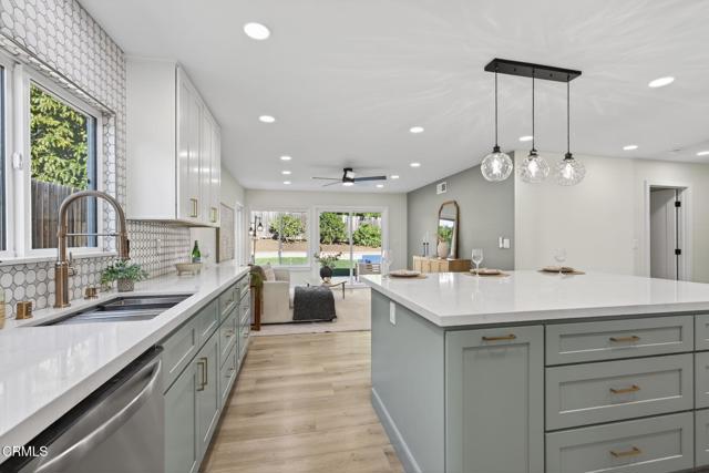 Detail Gallery Image 14 of 52 For 2086 El Rancho Dr, Camarillo,  CA 93010 - 4 Beds | 2 Baths