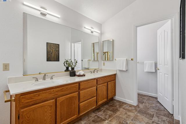 4415 Folsom Dr, Antioch CA: https://media.crmls.org/mediaz/27697425-3529-425e-b183-6067dd1ed7dc.jpg
