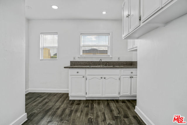 120 N Avenue 25, Los Angeles CA: https://media.crmls.org/mediaz/2769d72d-66ca-4c8f-811b-67d0652803e8.jpg