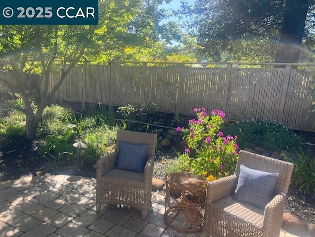 23 Lost Valley Dr, Orinda CA: https://media.crmls.org/mediaz/2769e5b0-1588-41b5-822e-ab214c497906.jpg