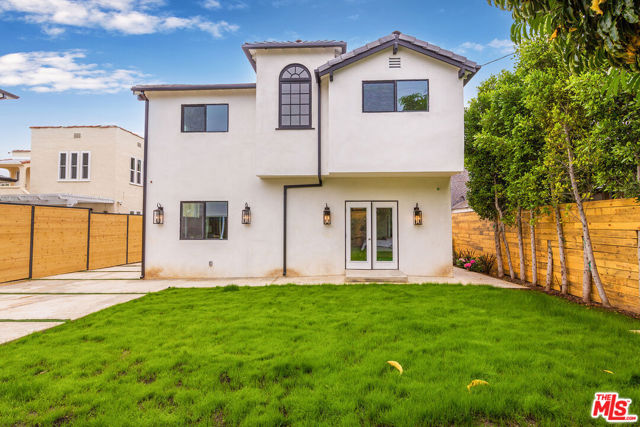 1441 Livonia Avenue, Los Angeles CA: https://media.crmls.org/mediaz/276a0a98-1b52-4dbd-8a8c-8ff7d41f0de0.jpg