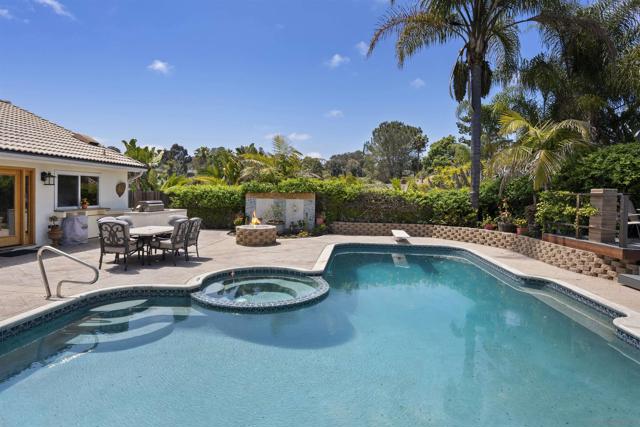 1510 2 Orangeview Dr,  CA: https://media.crmls.org/mediaz/276a1fe5-36d4-46b9-be98-70e93b36ce37.jpg